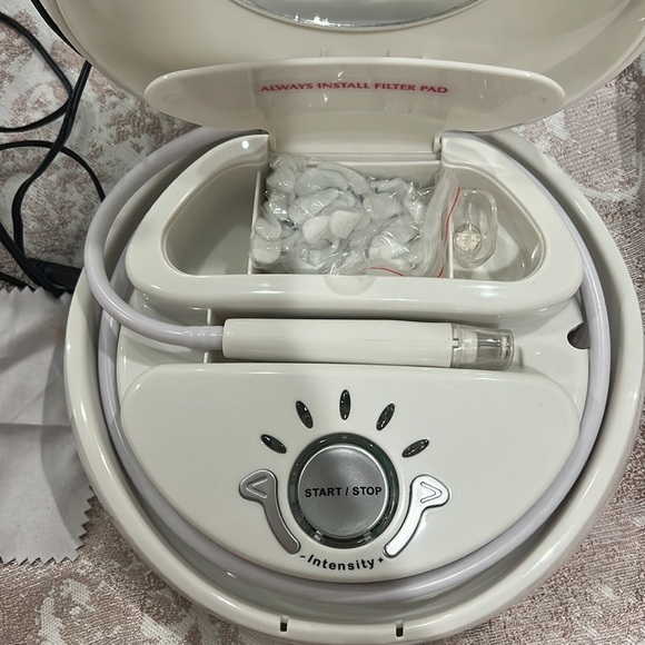 NuBrilliance Professional At-Home Microdermabrasion 34-Piece Kit PRE OWNED - Picture 6 of 6